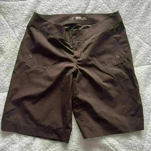 Arc'Teryx size 8 snap and zip  close shorts - Picture 3 of 15